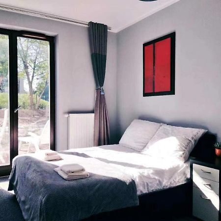 Near Airport Cybernetyki Inn Warszawa Zewnętrze zdjęcie