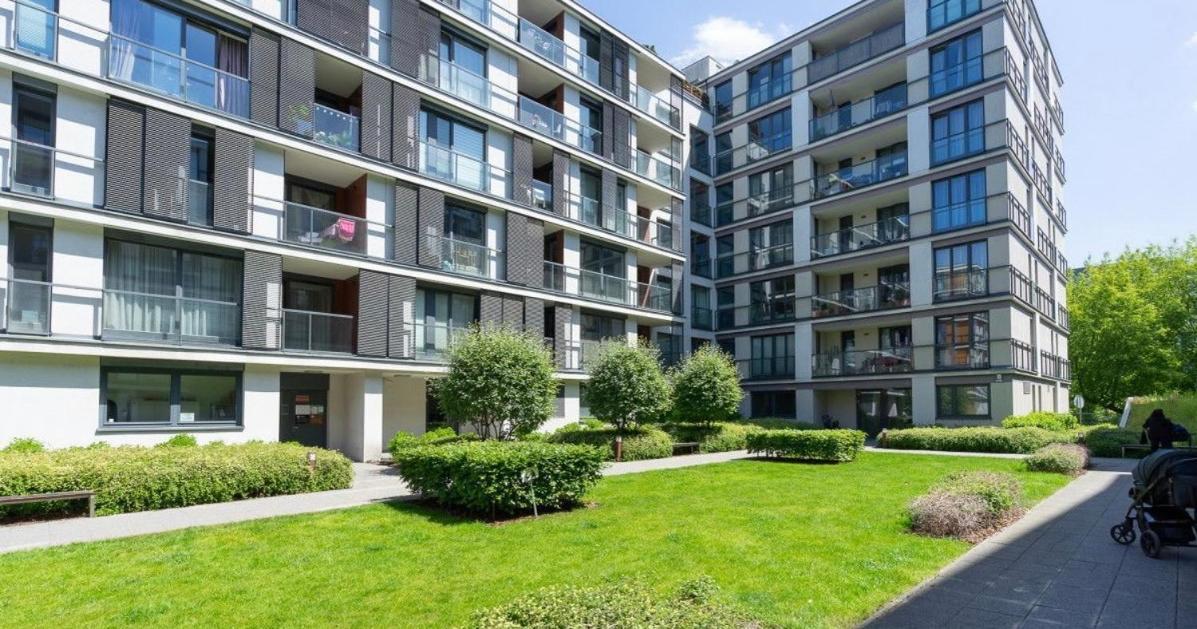 Near Airport Cybernetyki Inn Warszawa Zewnętrze zdjęcie