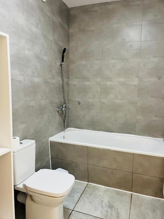 Near Airport Cybernetyki Inn Warszawa Zewnętrze zdjęcie
