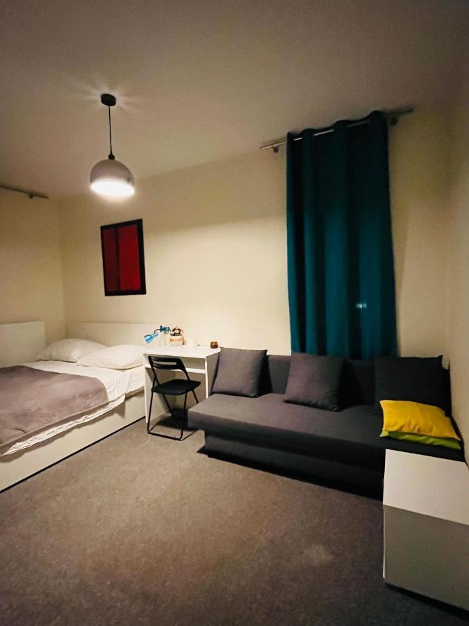 Near Airport Cybernetyki Inn Warszawa Zewnętrze zdjęcie